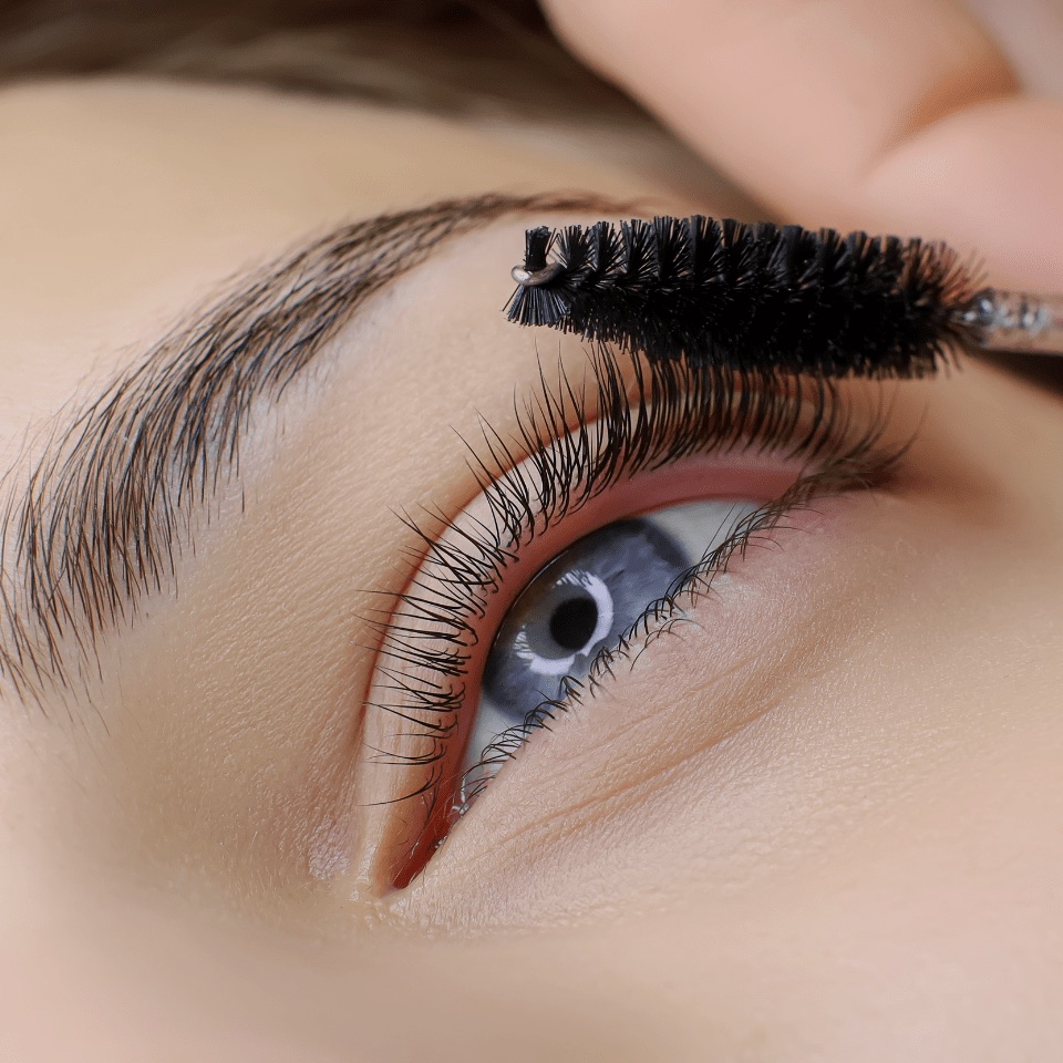 Lash & Browlifting — Wimpern und Augenbrauen in Bestform
